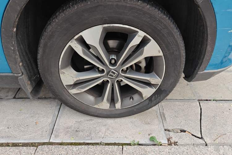 Used Luxgen U6 SUV 2015 1.8T Fashion Edition Right Front Wheel Hub