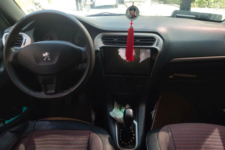 Used Peugeot 301 2016 1.6L Manual Comfort Edition Center Console