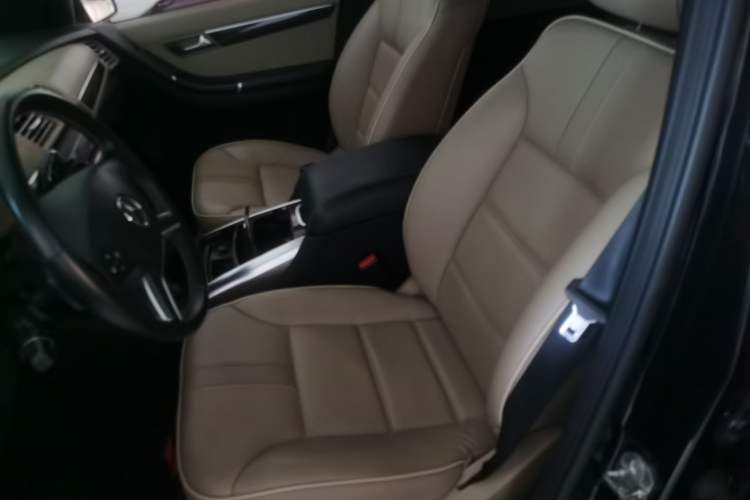 Used Mercedes-Benz R-Class 2011 R 350 L 4MATIC