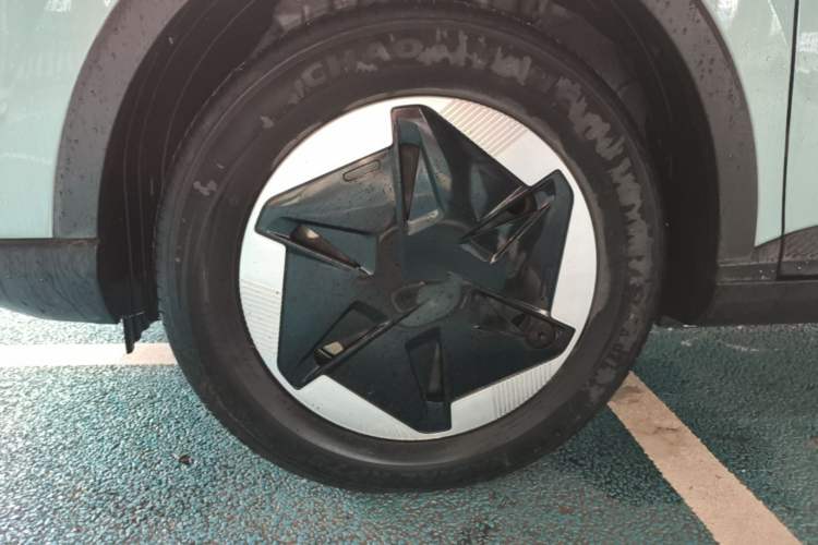 Used Geometry E Firefly 2024 301km Starlight
