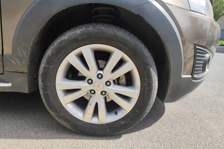 Used Chevrolet Captiva 2015 2.4L 4x4 Flagship Edition 7-Seater
