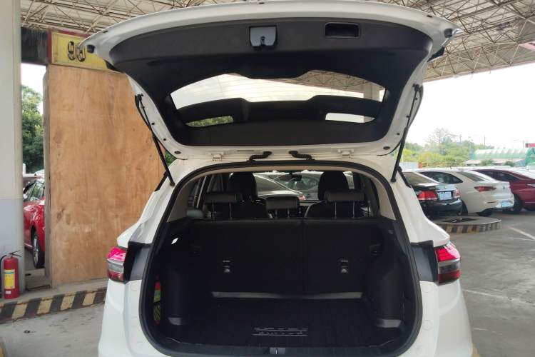 Used Geely Auto Coolray 2019 260T DCT Knight China VI Standard Trunk