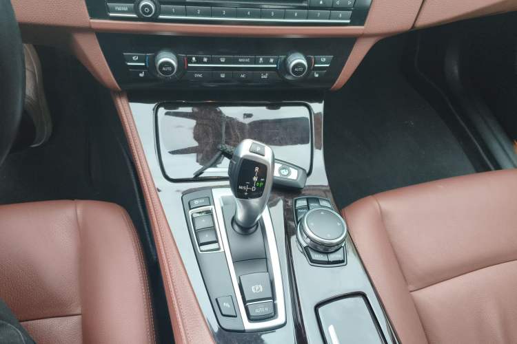 Used BMW 5 Series 2017 528Li Leading Model Gear Lever
