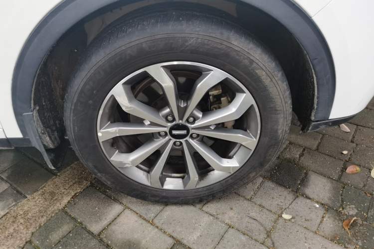 Used Wey VV6 2019 2.0T Two-Wheel-Drive Ultra-Luxury Version China VI Standard Right Front Wheel Hub