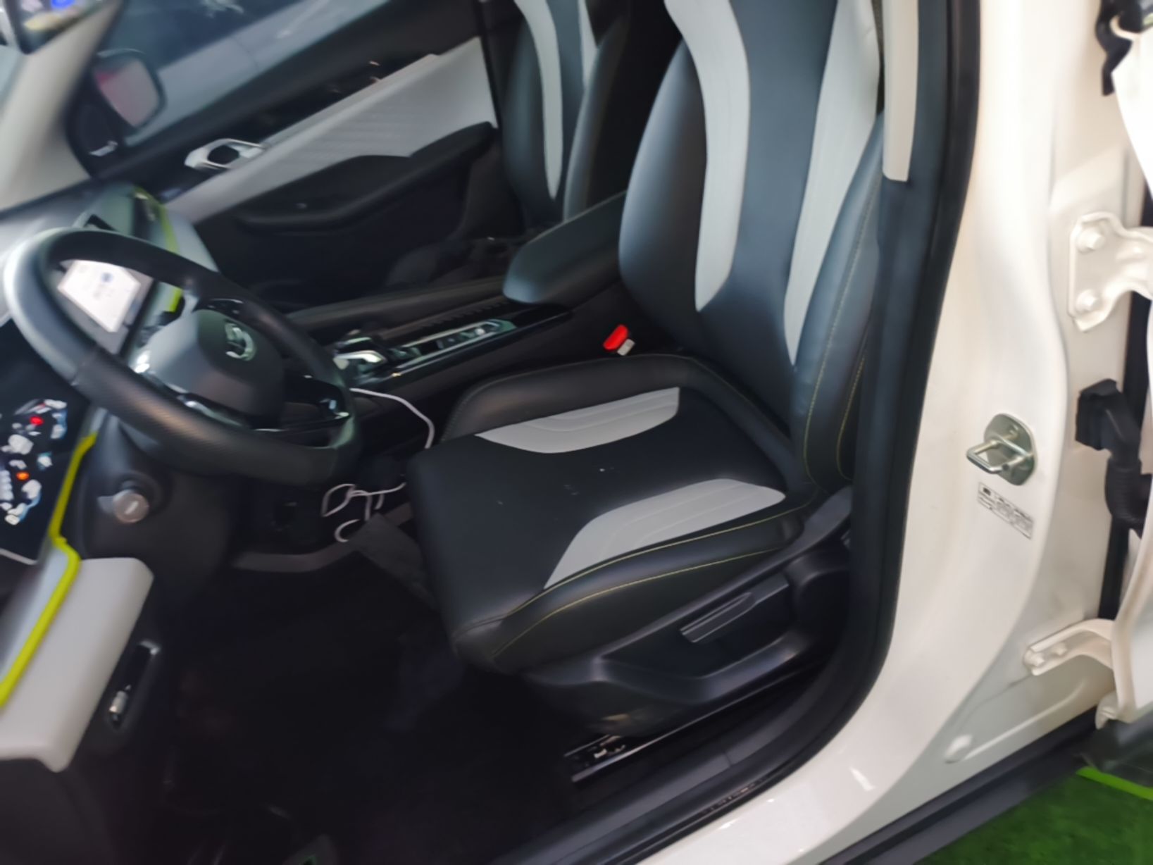 Geely Auto Coolray 2022 Bin Yue COOL 1.5TD DCT Hot Engine Edition — снимка 17