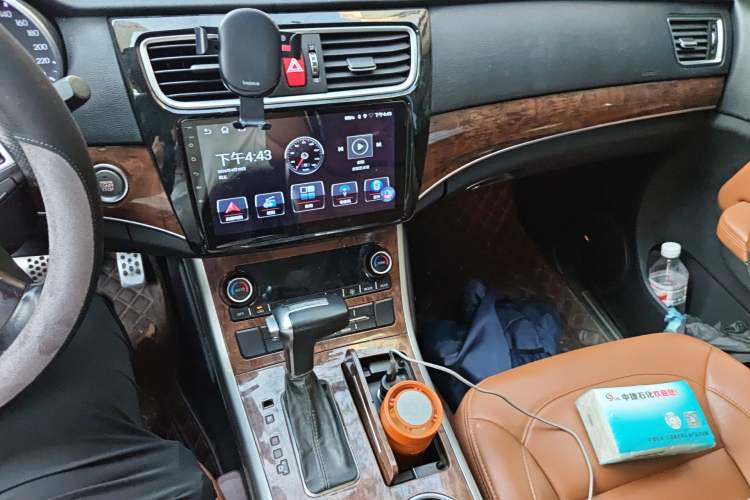 Used Haval H8 2015 2.0T Two-Wheel Drive Comfort Version Audio And AC Panel