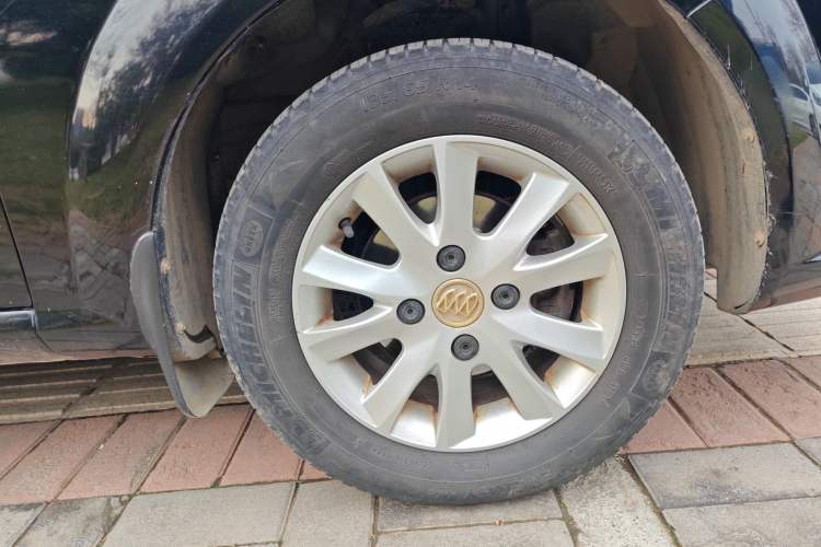 Used Buick Excelle 2015 1.5L Manual Classic Trim
