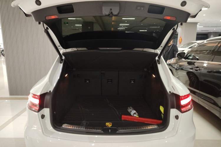 Used Porsche Macan 2021 Macan 2.0T
