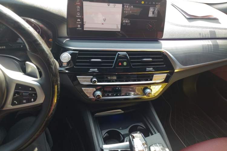 Used BMW 5 Series 2021 530Li Luxury Edition M Sport Package Audio And AC Panel