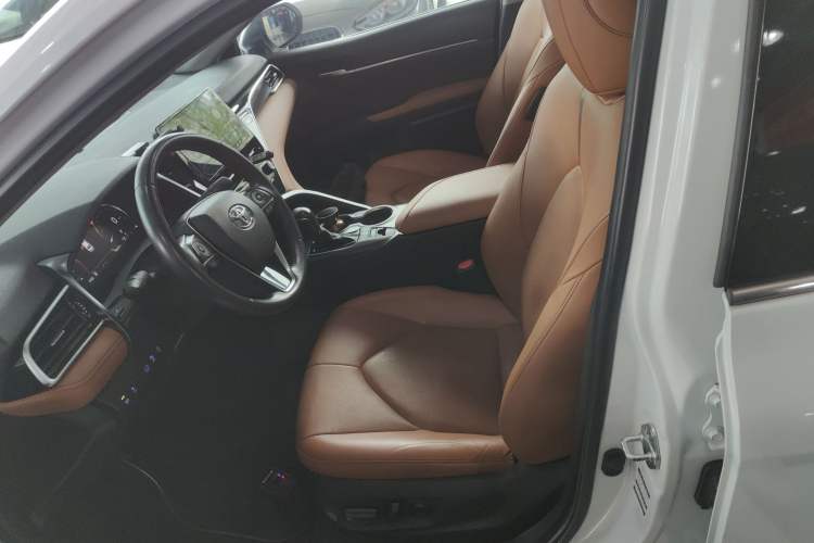 Used Toyota Camry 2021 2.5G Luxury Edition
