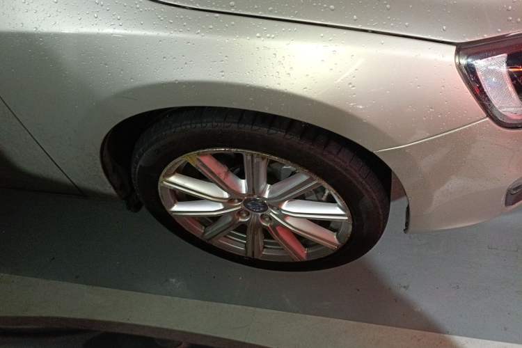 Used Volvo S60 New Energy 2015 S60L E-Drive Hybrid T6 Smart Drive Edition Right Front Wheel Hub