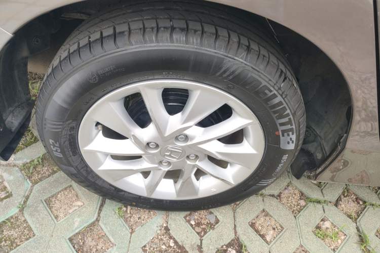 Used Honda Gienia 2017 1.5L CVT Comfort Version Right Rear Wheel Hub