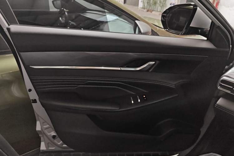 Used Dongfeng Aeolus Mage 2024 HONOR Edition DH-i 1.5T Luxury Model
