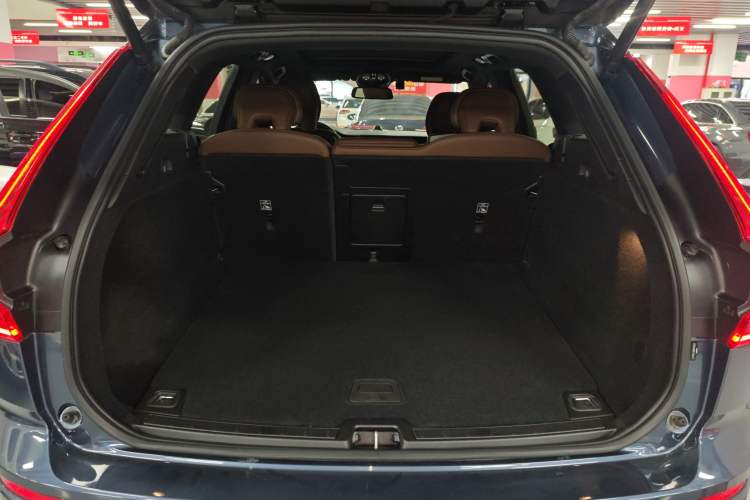 Used Volvo XC60 2024 B5 4x4 Smart Luxury Edition
