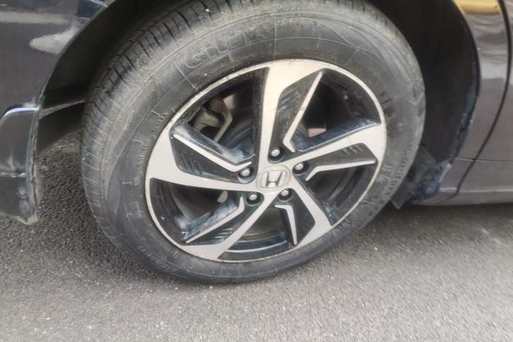 Used Honda Odyssey 2015 2.4L Smart Edition Right Front Wheel Hub