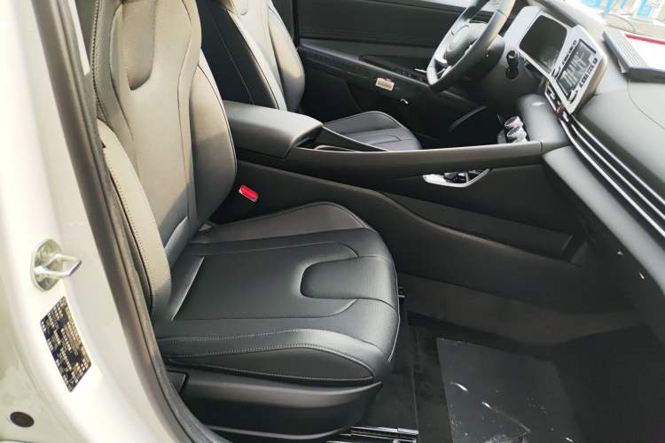 Used Hyundai Elantra 2023 1.5L CVT GLX Elite Edition
