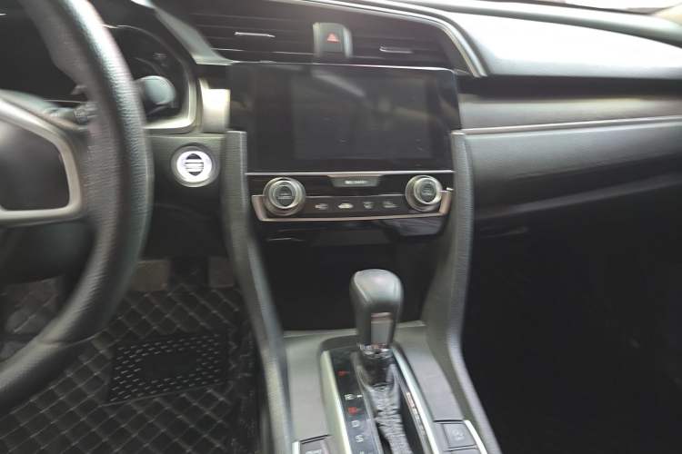 Used Honda Civic 2016 220TURBO CVT Luxury Edition Audio And AC Panel