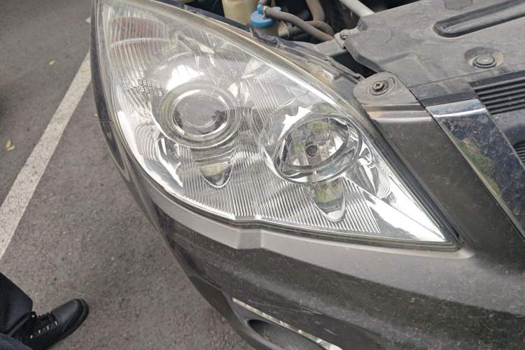 Used Haval H6 2011 Green Silence 2.0T Manual Two-Wheel Drive Elite Model Right Front Headlight