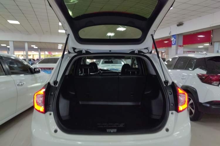 Used Honda Jade 2016 1.8L Automatic Comfort Elite Version 5 Seats Trunk