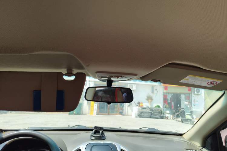 Used Baojun 630 2014 1.5L manual standard version
