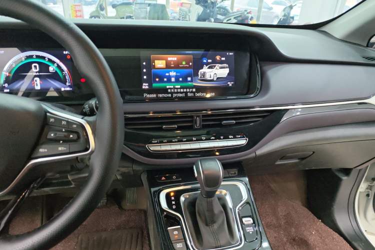 Used GAC Trumpchi M6 2025 Model MAX 270T WDCT Luxury Edition
