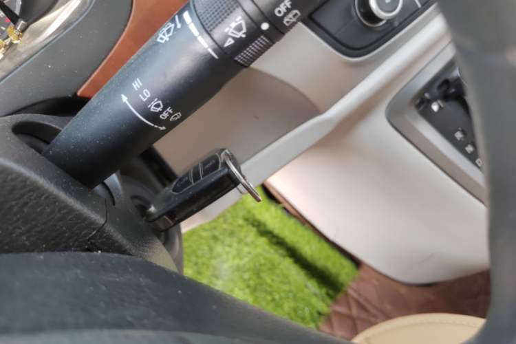 Used SAIC MAXUS G10 2014 2.0T Automatic Elite Edition Vehicle Key