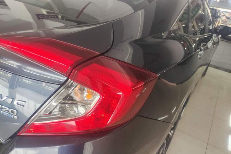 Used Honda Civic 2016 220TURBO CVT Prestige Edition Exterior 3