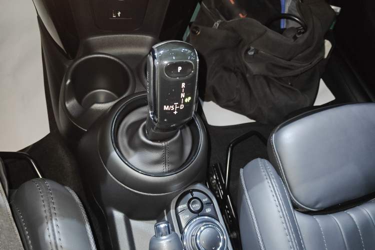 Used MINI MINI 2022 1.5T COOPER Artist
