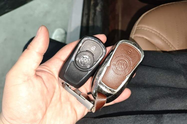 Used Buick GL6 2021 323T Mild Hybrid Connect Luxury Model Vehicle Key