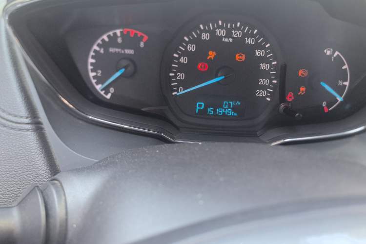 Used Ford Escort 2015 1.5L Automatic Fashion Model
