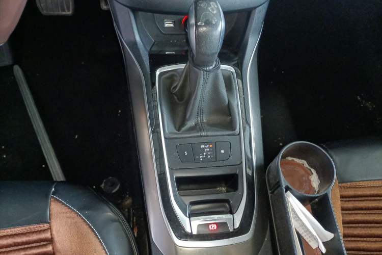 Used Peugeot 408 2014 1.8L Automatic Luxury Edition Gear Lever