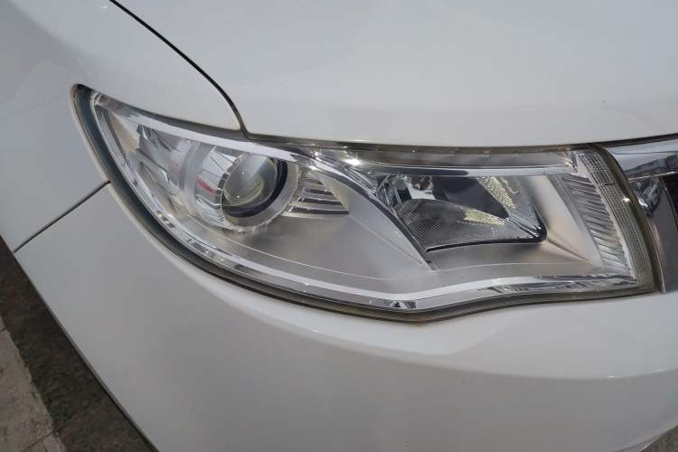 Used Geely Auto Emgrand X7 Sport 2016 2.0L Manual ZhiShang Version
