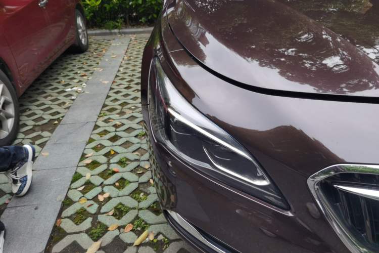 Used Buick LaCrosse 2018 28T Luxury Model Right Front Headlight