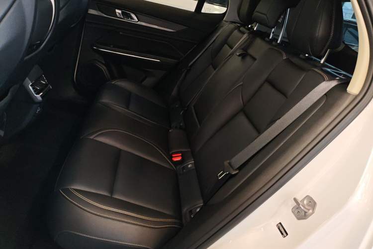 Used Lynk & Co 01 2023 2.0TD Two-Wheel Drive Asian Games Edition
