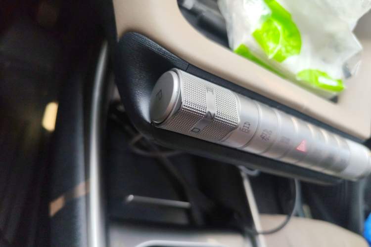 Used BYD Dolphin 2023 420 km Fashion Edition Gear Lever