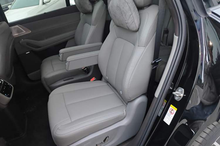 Used Denza N8L 2025 Model Zunrong Model Left Rear Seat
