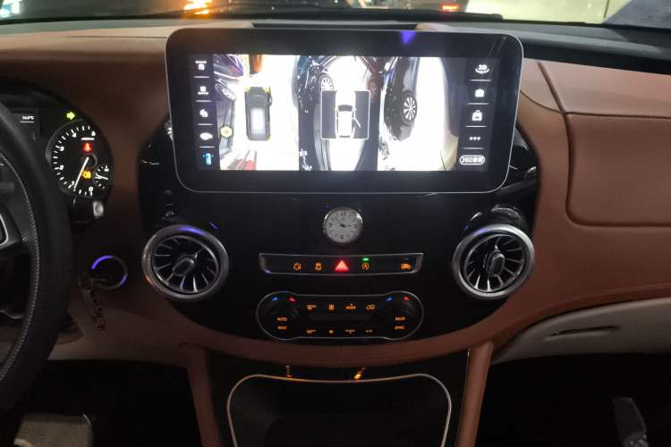 Used Mercedes-Benz Vito 2021 2.0T Elite Version 7 Seats