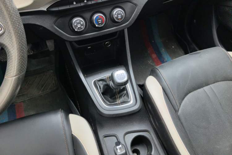 Used Baojun 360 2019 Revised Version 1.5L Manual Elite China VI Gear Lever