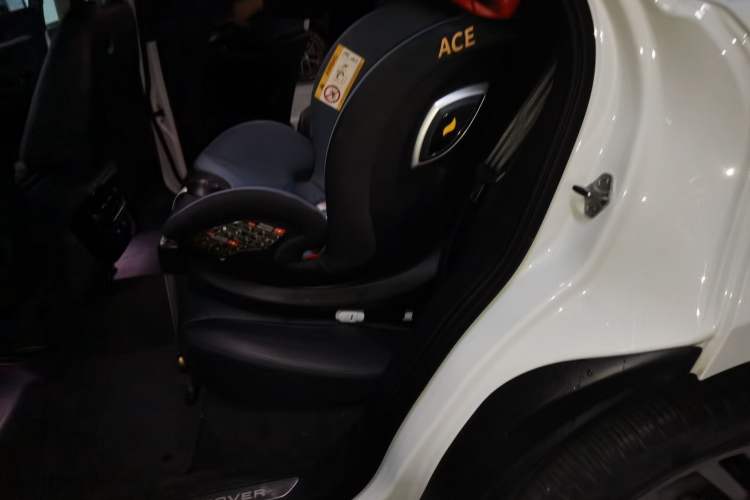 Used Land Rover Range Evoque 2021 Range Rover Velar 249 PS R-Dynamic S Performance Edition Left Rear Seat