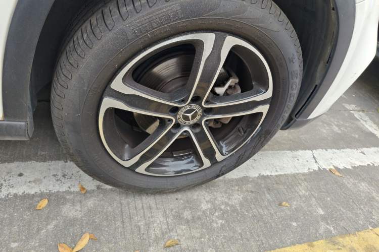 Used Mercedes-Benz GLA 2018 GLA 200 Fashion Model Right Front Wheel Hub