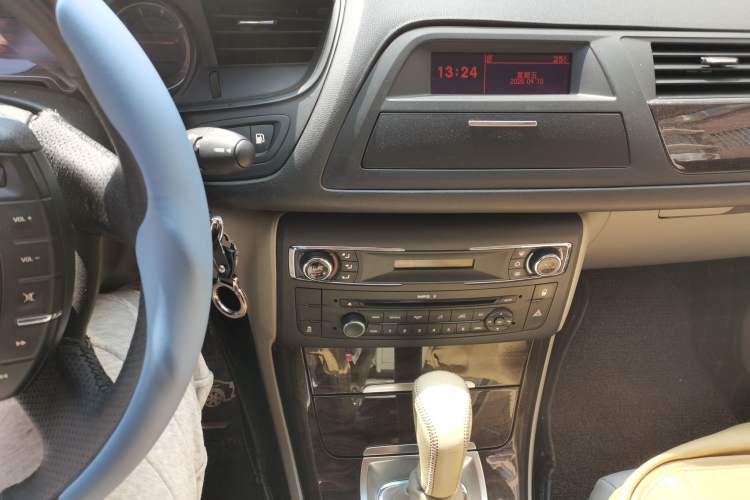 Used Citroen C5 2014 2.0L Automatic Zunyue Model Audio And AC Panel