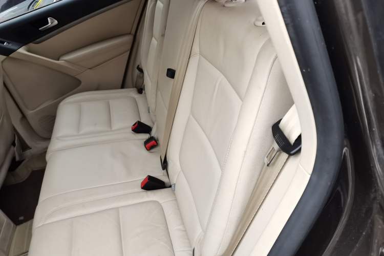 Used Volkswagen Tiguan 2013 1.8 TSI Automatic Two-Wheel Drive Comfort Edition Left Rear Seat