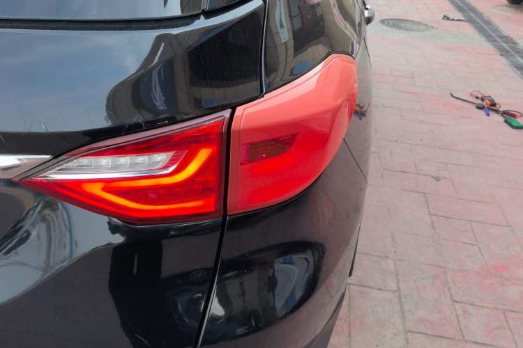 Used Hanteng X5 2018 1.5T CVT Luxury Edition Exterior 3