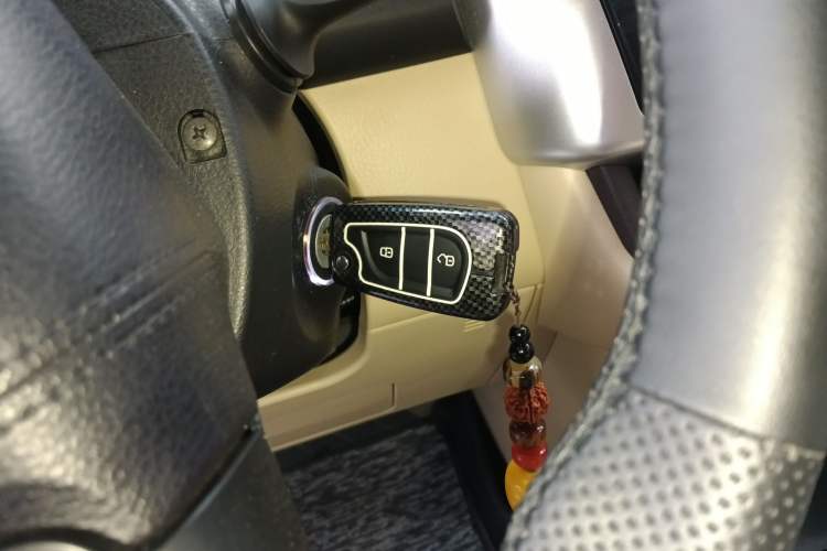 Used Toyota Highlander 2018 2.0T Four-Wheel Drive Elite Edition 7 Seats China VI Standard Vehicle Key