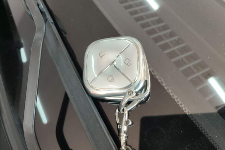 Used Wuling Bingo PLUS 2024 330 km Range Five-Seater Version