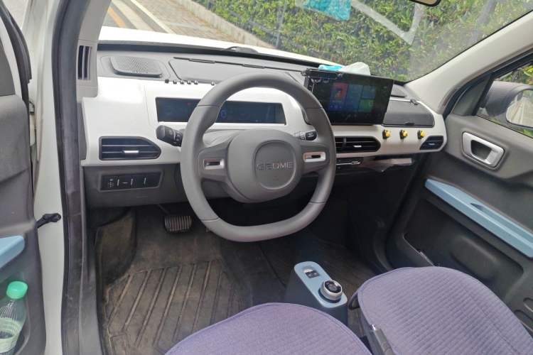Used Geely Galaxy Panda 2023 Panda Mini 200km Endurance Bear
