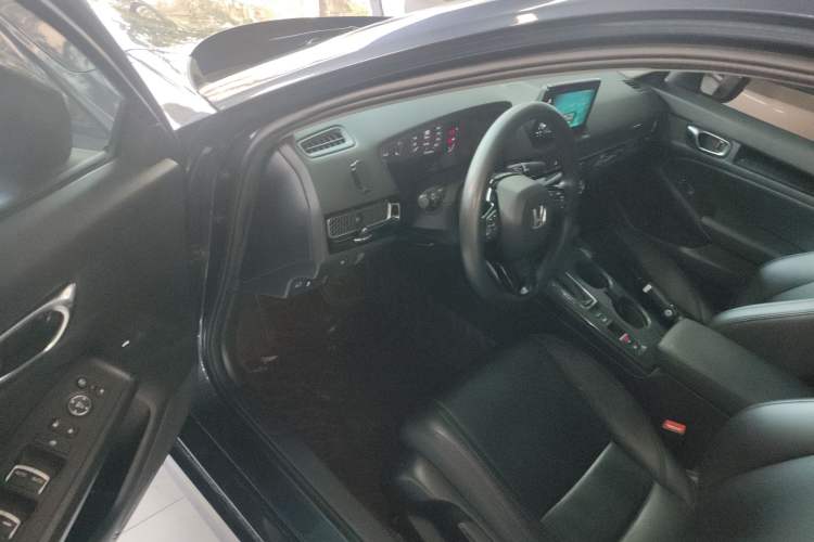 Used Honda Civic 2023 240TURBO CVT Dynamic Edition
