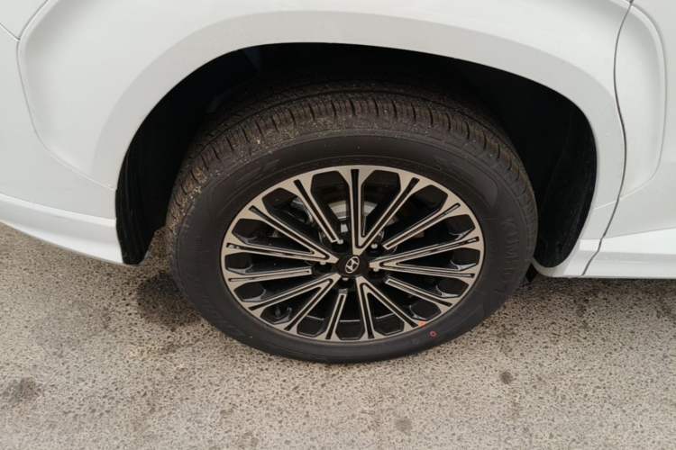 Used Hyundai Custo 2024 270TGDi LUX Prestige Edition
