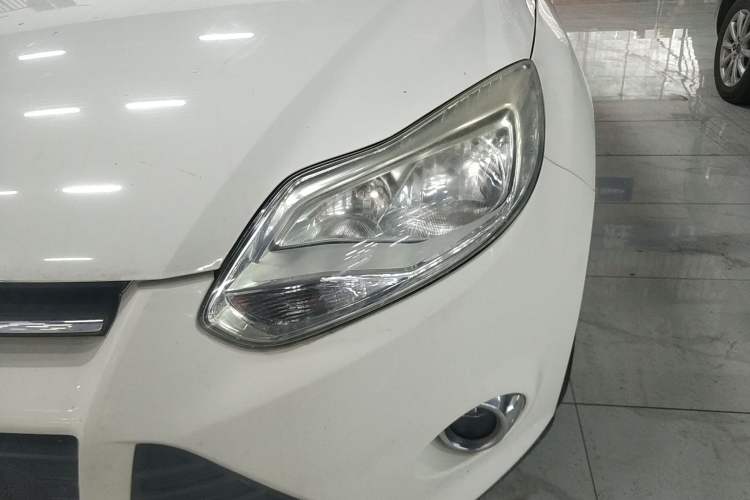 Used Ford Focus 2012 Sedan 1.6L Automatic Fashion Edition
