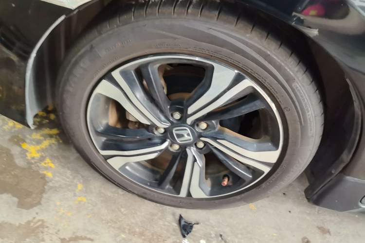 Used Honda Civic 2016 220TURBO CVT Prestige Edition Left Front Wheel Hub